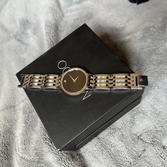 Movado Esperanza silver mint condition - Picture 3 of 5